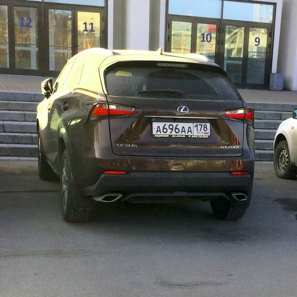 3 октября с Клочкова переулка в Невском районе был угнан автомобиль Lexus NX200t коричневого цвета 2...