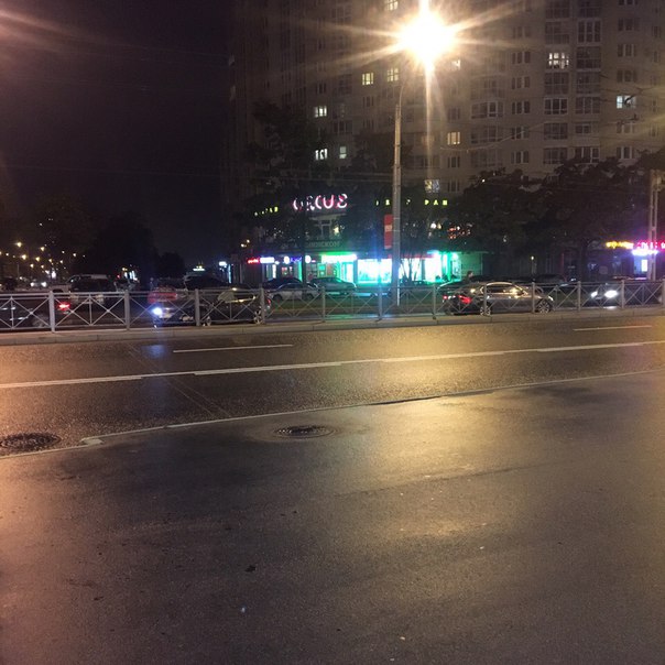 Lexus и BMW столкнулись на перекрёстке Ленинского и Жукова