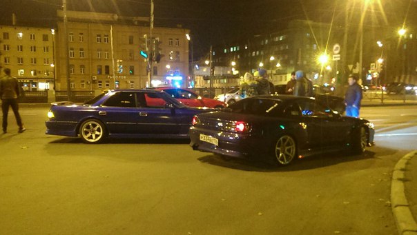 Парни после тусовки LowCarsMeet решили покататься по городу, итог: дтп Mark 2 JZX81 и Audi S5.