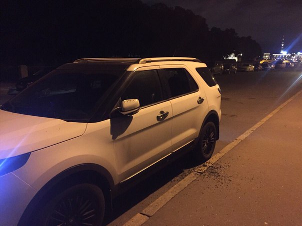 4 октября ночью с улицы Орбели от дома 17 был угнан автомобиль Ford Explorer 2013г Белого цвета,