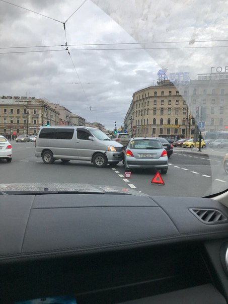 ДТП на площади Восстания, проезду мешают по Лиговскому в сторону Жуковского