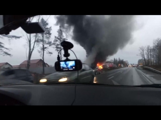 В Новоселье у дороги горит магазин. Впервые вижу такое!