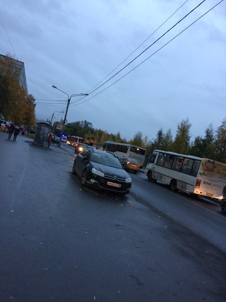 ДТП на Тамбасова напротив дома 8 проезду мешают сильно