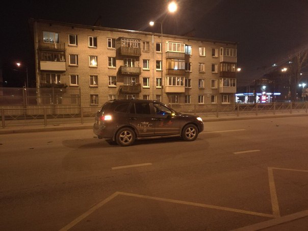 ДТП. Сбили человека на Пискарёвском проспекте д 145. Пробок пока что нет. Скорая и полиция на месте.