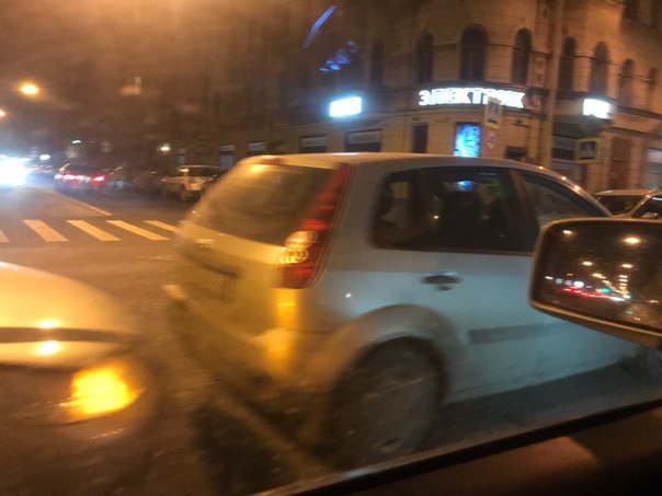 Mazda въехала в ford на Большом Сампсониевском у Выборгской улицы