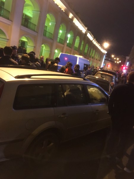 На Думской, водитель влетел сзади и собрал 4 машины. Говорят, что типо пьяный (русский водитель)