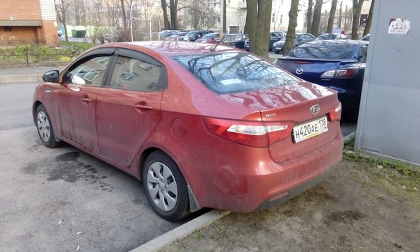 17 ноября со двора дома 23 на Ключевой улице был угнан автомобиль Kia Rio 3 красного цвета 2012 года