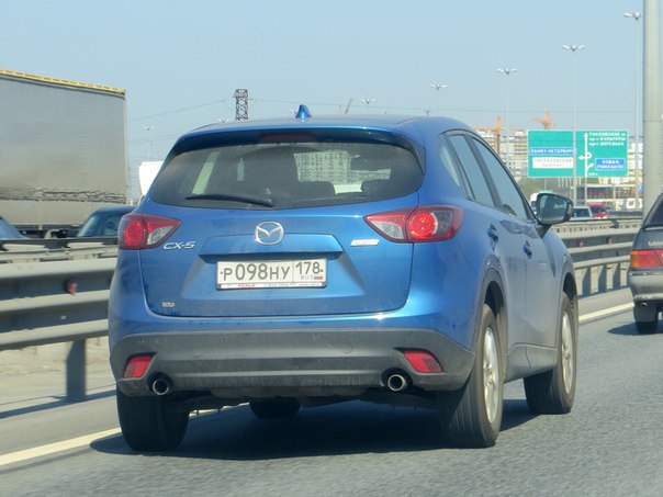 4 ноября с ул Коммуны угнали автомобиль Mazda CX-5 синего цвета, 2013 года выпуска