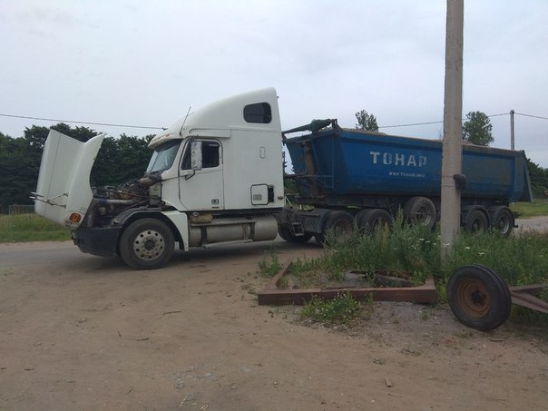2 ноября в Приозерском районе Лениградской области был угнан грузовой автомобиль Freightliner Centur...