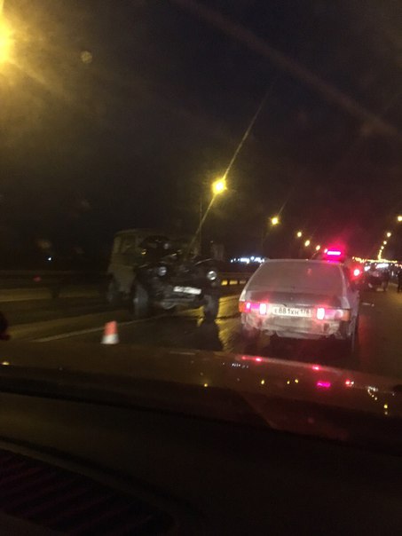 На Мурманском шоссе, перед заправкой шелл столкнулись 4 машины.