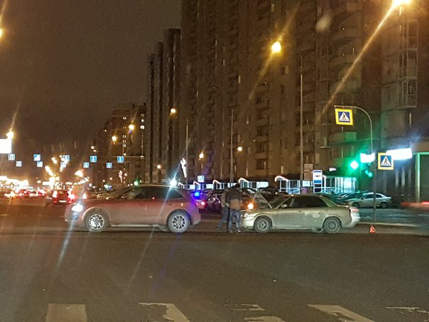 Авария на перекрёстке Планерной и Богатырского. Пробка на съезд с ЗСД