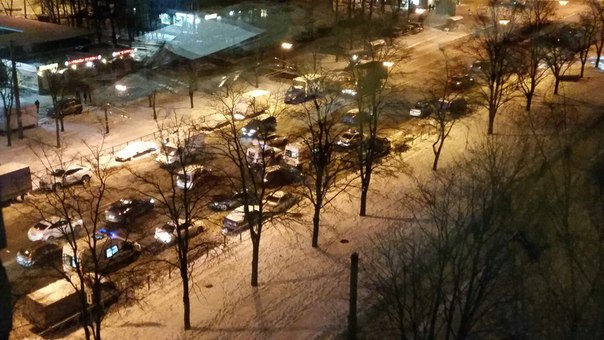 На Науки 65 в ДТП , припаркованные автомобили тоже пострадали