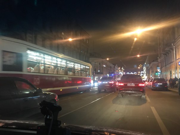 Встали трамваи из-за ДТП с фордом и митцу между Гороховой и Апраксина переулка