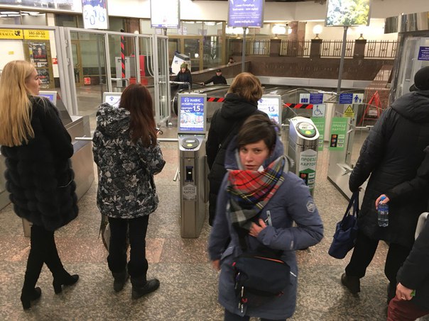 С 15:04 станция метро Лиговский проспект закрыта из-за бесхозного предмета,