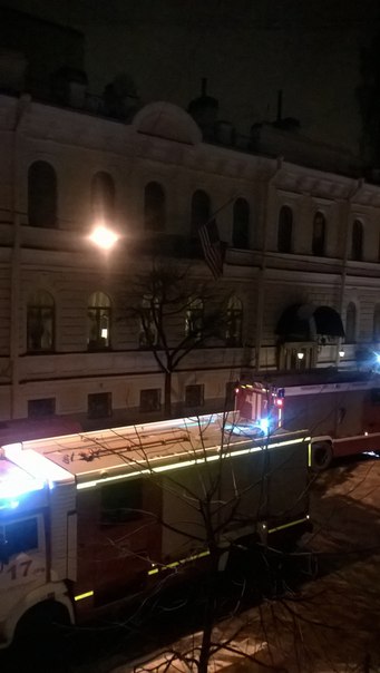 Пожар в домах между улицей Рылеева и Гродненским переулком , рядом с Американской резиденцией.