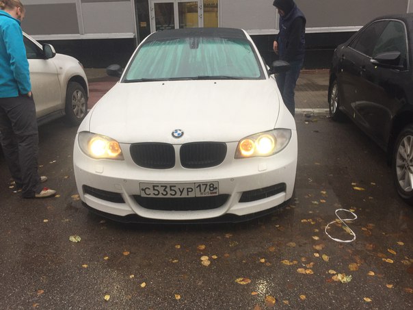 30.11.2017 ночью (00:00 - 11:00) из двора по адресу Савушкина 115 корп.3, угнали автомобиль BMW 125i...