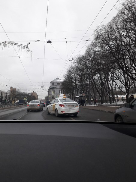 Дтп на Загородном проспекте напротив Витебского вокзала