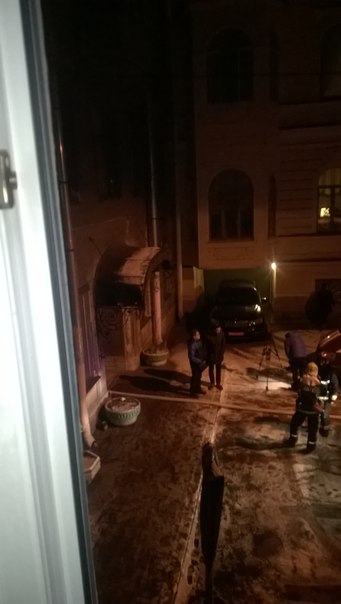 Пожар в домах между улицей Рылеева и Гродненским переулком , рядом с Американской резиденцией.