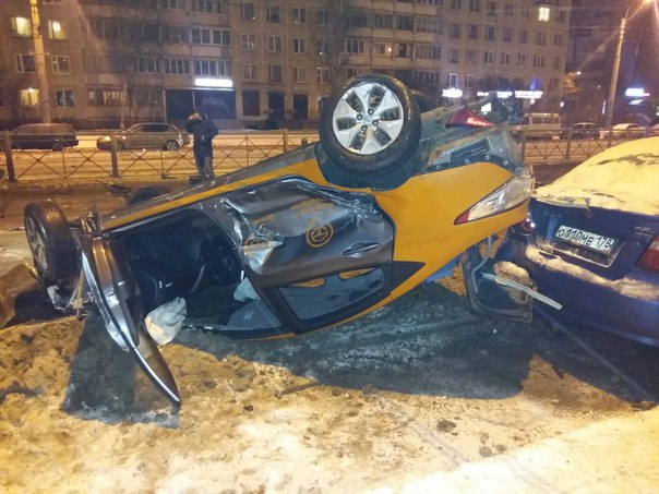 На Проспекте Луначарского напротив д. 19 к. 1 проявил себя ночной летающий объект в виде арендованог...