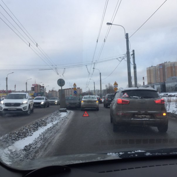 ДТП на Богатырском проспекте в сторону м. Пионерская, собирается пробка.