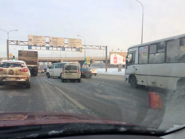 Два ДТП на Витебском от метро Купчино до Дунайского