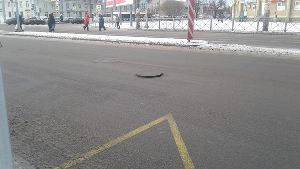 По Гражданскому проспекту в самом начале (перекресток с Непокоренных) люк плохо закрыт, аккуратнее.