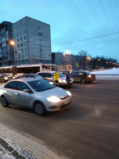 Дтп на перекрёстке Бабушкина и Шелгунова.
