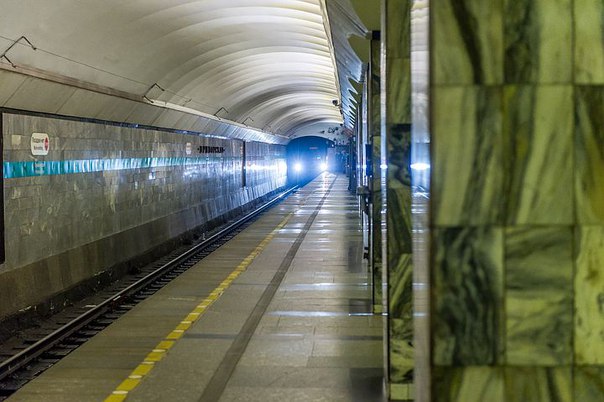 В метро Петербурга подорожал проезд на именной льготный билет