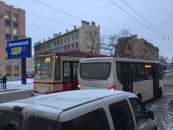 Перекрёсток Ватутина и Кондратьевского.