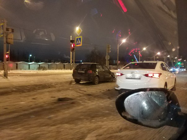 Пересечение Светлановского и Суздальского.