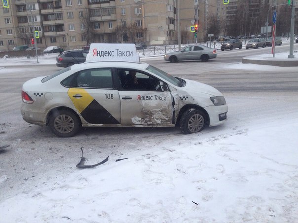 Яндекс решил не пропускать встречную машину то есть меня на перекрестке Афонской и Вербной. Проезду ...