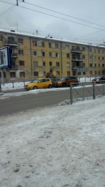 В левом ряду Кондратьевского проспекта перед пересечением с улицей Жукова (при движении к площади Ле...