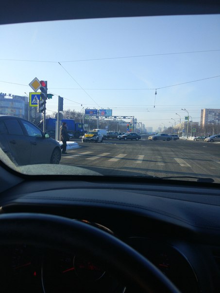 ДТП c такси на перекрёстке Бухарестской и Дунайского