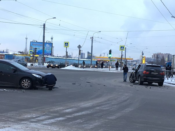 ДТП на перекрёстке Котина и Казакова. Движению практически не мешают.