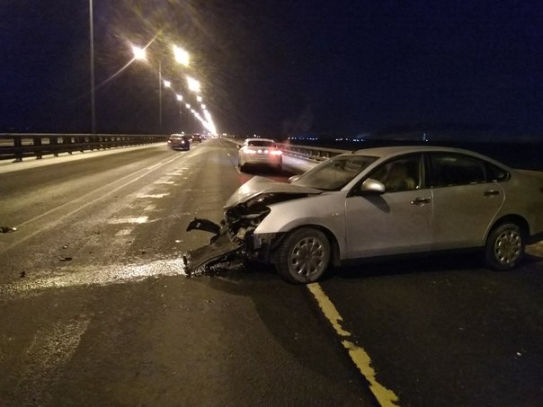 На Дамбе, из Кронштадта в сторону приморского шоссе. Автобус стоял, у него колесо отлетело, и потом ...