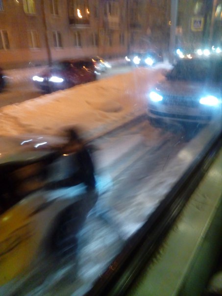 На Новочеркасском как всегда)))) трамваи в сторону Дыбенко стоят