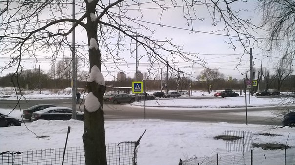 На перекрёстке проспекта Маршала Жукова и ул.Бурцева, один водитель хотел повернуть налево(на Бурцев...