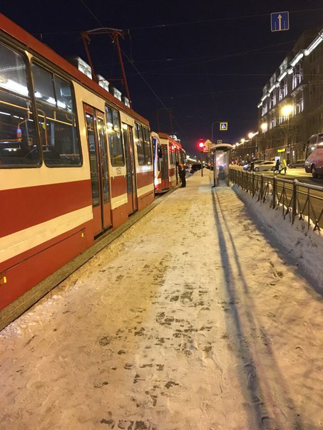На Кузнецовской расстреляли трамвай , за ним стоят другие. Пострадавших вроде как нет.