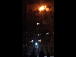 Горит квартира в доме 3 на Якорной улице. жертв нет