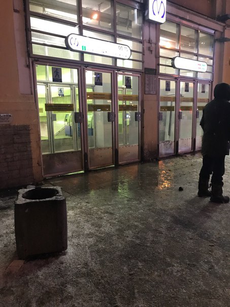 В 20:58 станция площадь Восстания и переход на станцию Маяковская закрыты в связи с обнаружение бесх...