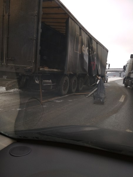 ДТП в сторону СПб в конце окружной Тосно.