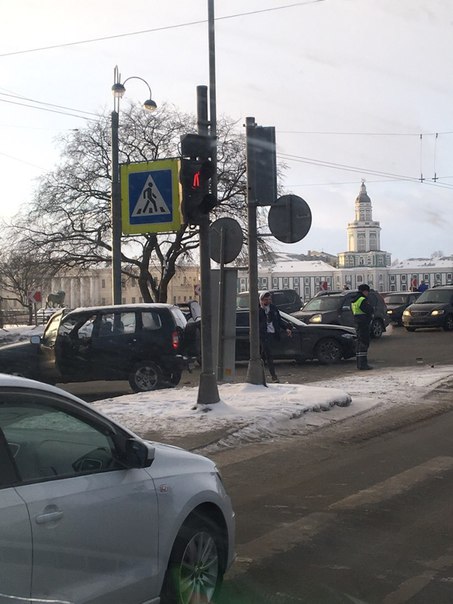 Шнива и БМВ не поделили съезд с Дворцового в сторону центра