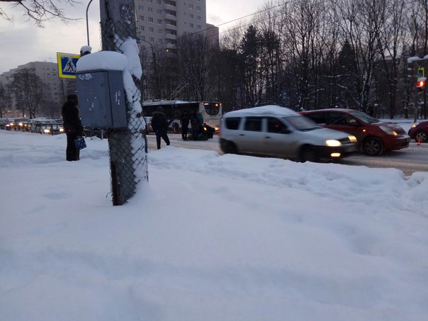 На Гражданском , между Непокоренных и Фаворского сбили человека