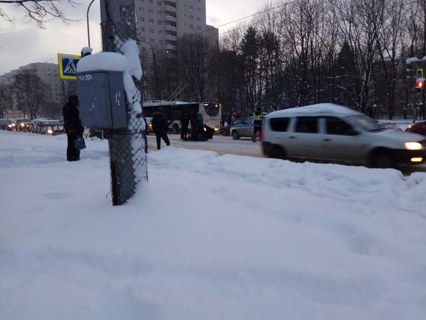 На Гражданском , между Непокоренных и Фаворского сбили человека