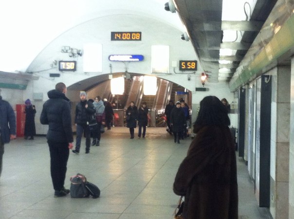 Приостановлено движение на участке метро от Рыбацкого до Пролетарской, от Приморской до Пролетарской...