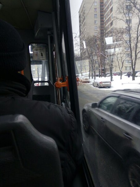 улица Орджоникидзе. Две машины столкнулись, движение трамвая 29 затруднено.