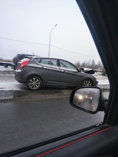 Авария на Пулковском шоссе, около обсерватории. Машин 5-6. ГАИ на месте.