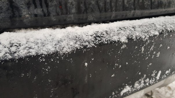 Сегодня на Московском 73 трактор чистил пешеходку и снег выкидывал на проезжую часть. Причем снег ка...