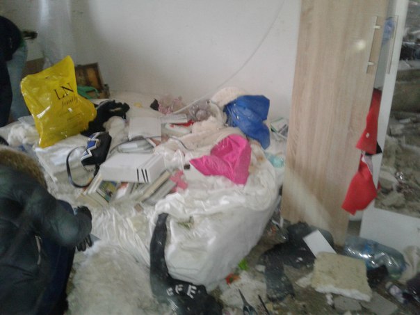 Еще фотографии разрушений в доме 10 по Репищевой улице где произошел взрыв бытового газа при установ...