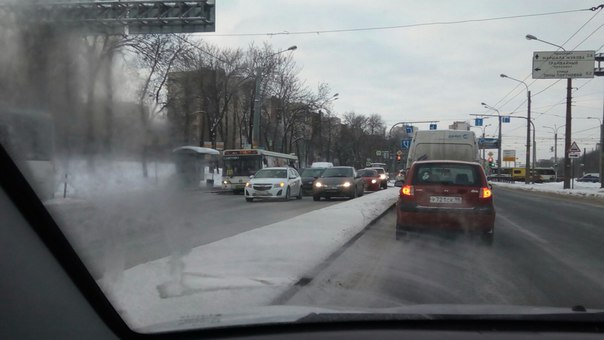Авария на проспекте Стачек перед мостом в Автово, в сторону центра!